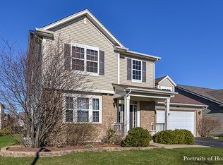 560 Cardinal Ave, Oswego, IL 60543