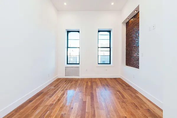 Rented by Nooklyn NYC LLC | media 18