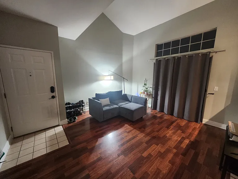 111 S Lakeview Ave #E — Photo 4