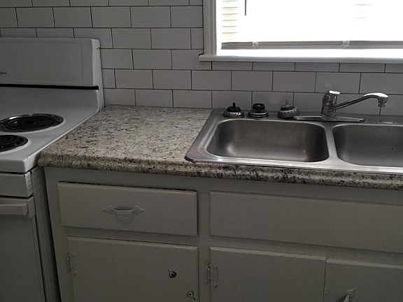 4th image of 1921 Karen Dr