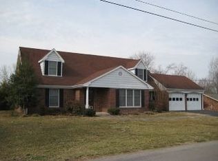 904 Meadowlane Dr, Cave City, KY 42127