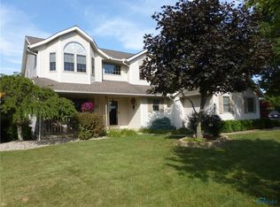 114 Hogan Ln, Bryan, OH 43506