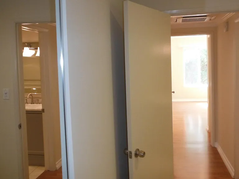 3615 Greenfield Ave #4 — Photo 26