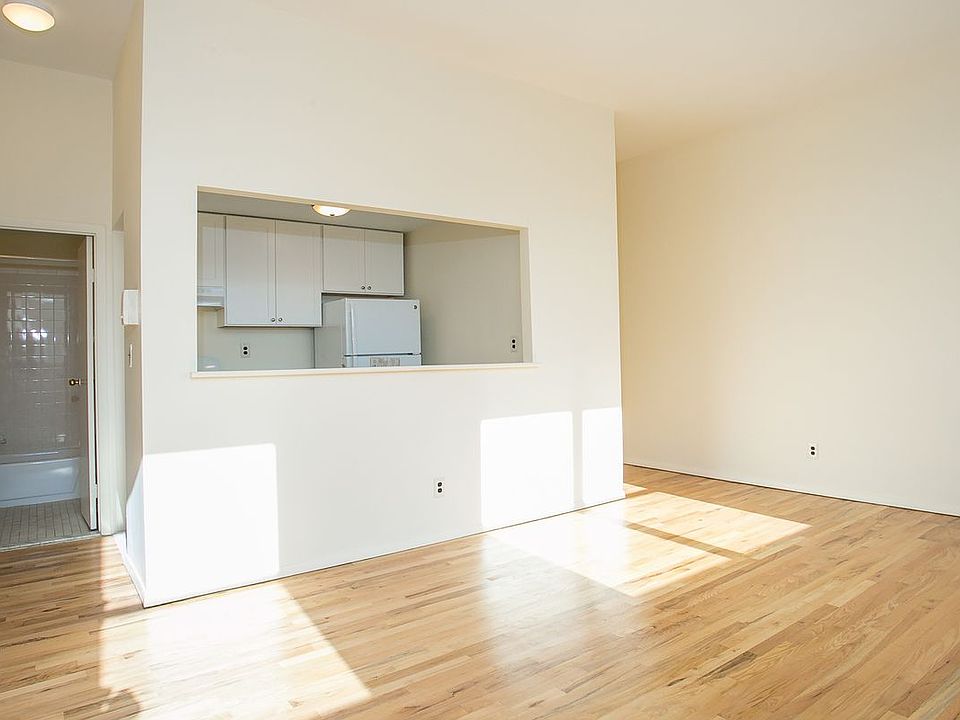 1st image of 549A 17th St APT 4