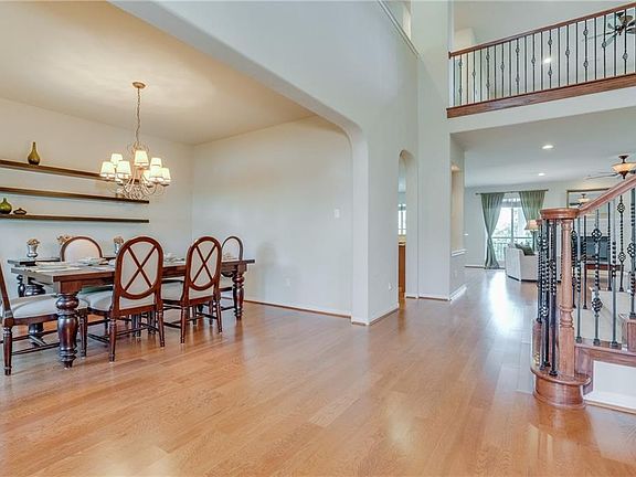 3rd image of 12901 Bloomfield Hills Ln