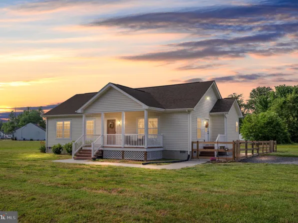 340 Blackwell Rd, Colonial Beach, VA 22443