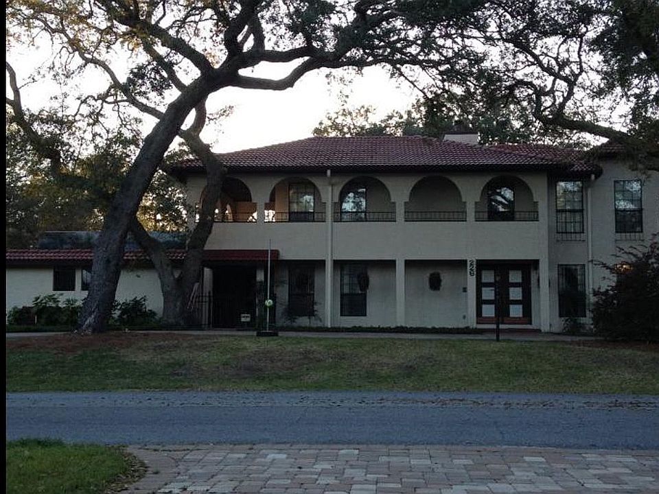 1st image of 226 Dominica Cir