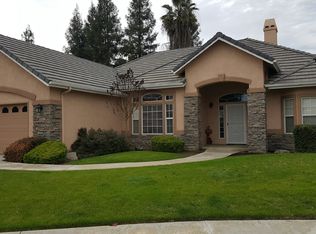 938 W Orchard Ct, Visalia, CA 93277
