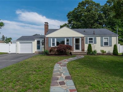 180 Plantation Dr, Cranston, RI, 02920
