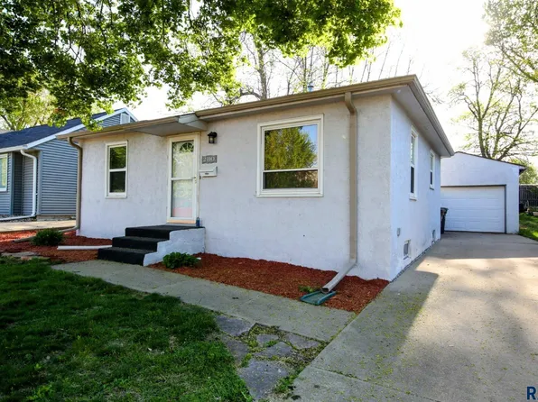2110 S Norton Ave, Sioux Falls, SD 57105