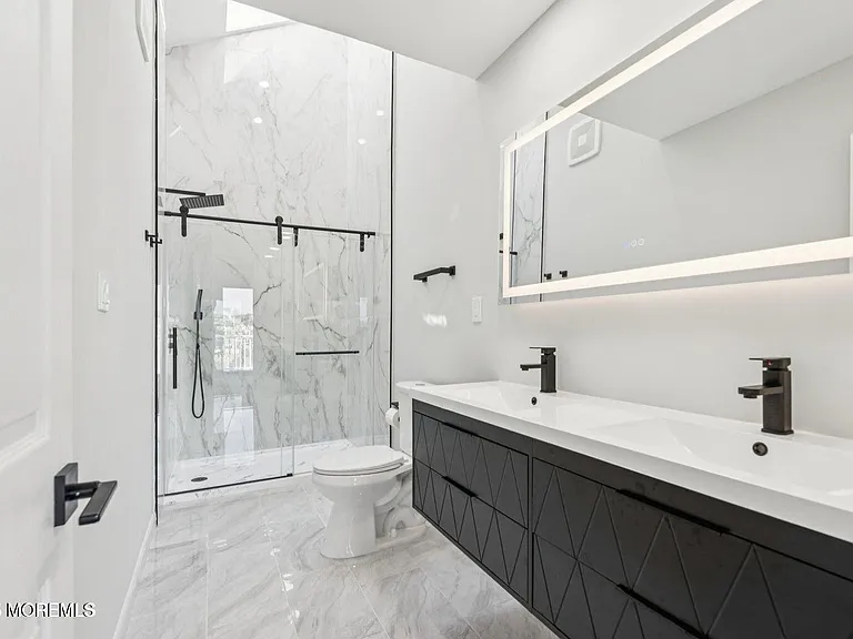 385 Aldo Dr — Photo 35