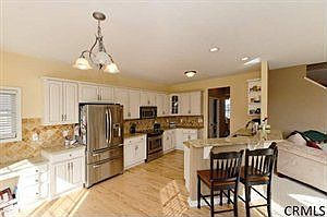 2nd image of 41 Avendale Dr