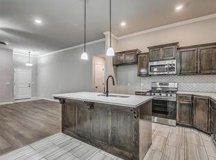 10008 Ashford Dr, Yukon, OK 73099