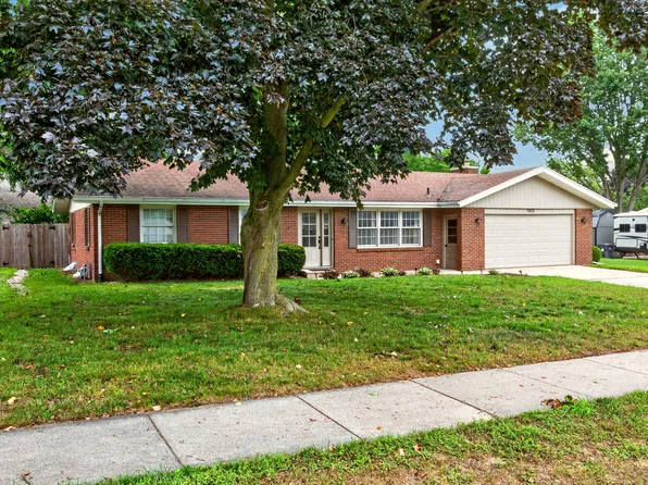 1553 Kipling Ct, Saint Joseph, MI 49085