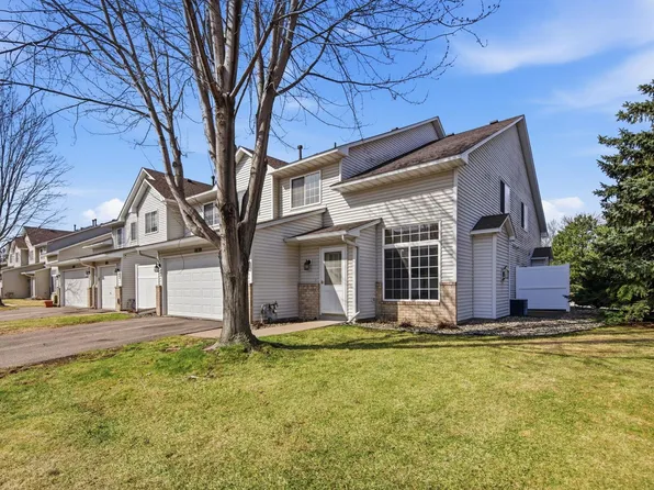 1839 Riverwood Dr #17, Burnsville, MN 55337