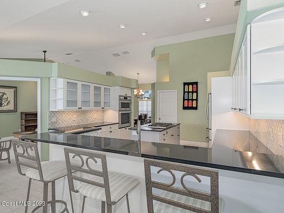5th image of 5800 Herons Landing Dr