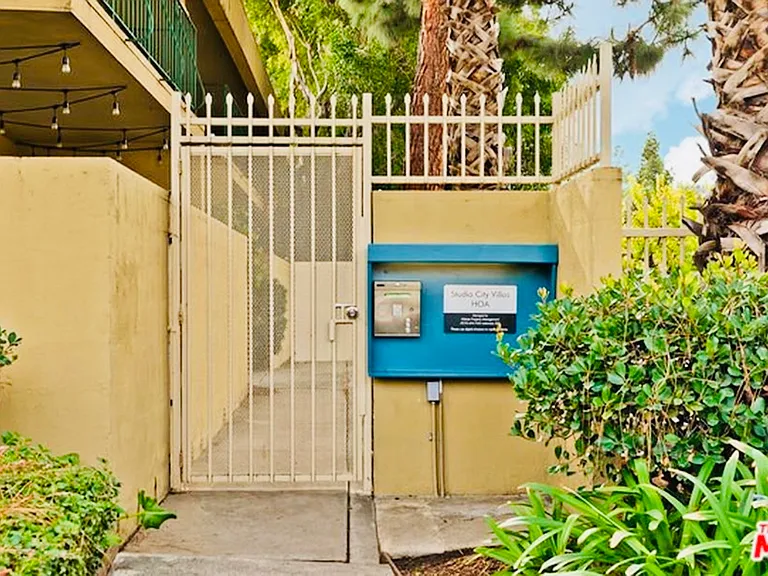11138 Aqua Vista St #109 — Photo 17