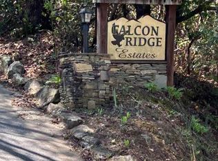 16 Oak View Rd, Whittier, NC 28789