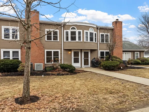 75 Page Rd Unit 20, Bedford, MA 01730