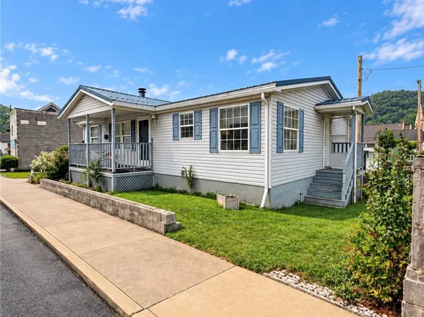 121 Locust St, Conemaugh, PA 15909