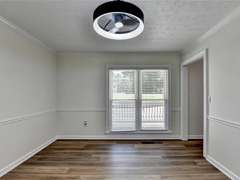1530 Plunketts Rd — Photo 21