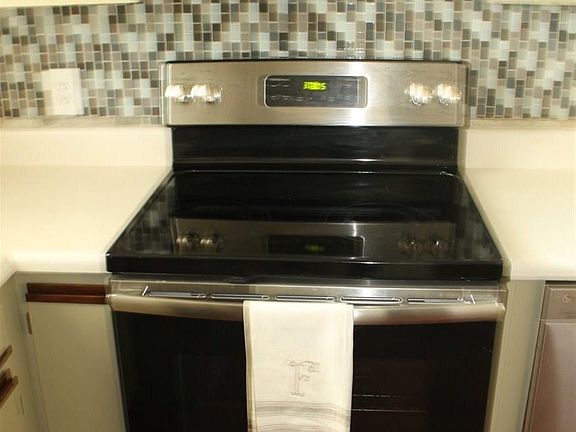 5th image of 8888 Shoal Creek Ct