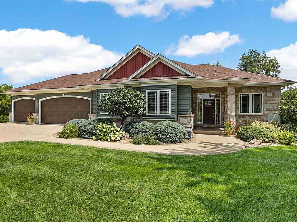 1st image of 1356 Lakewoods Ct NE