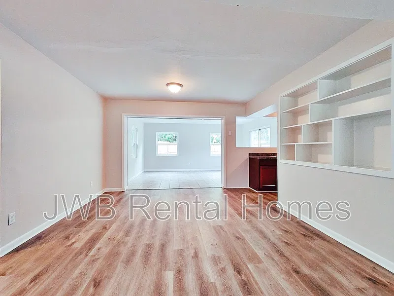 Westside — Photo 4