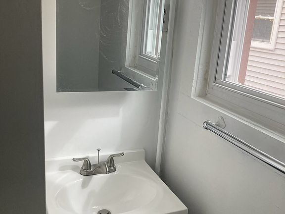 5th image of 49 Van Cortlandt Park Ave Floor 2