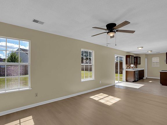 2nd image of 112 Fox Grove Cir