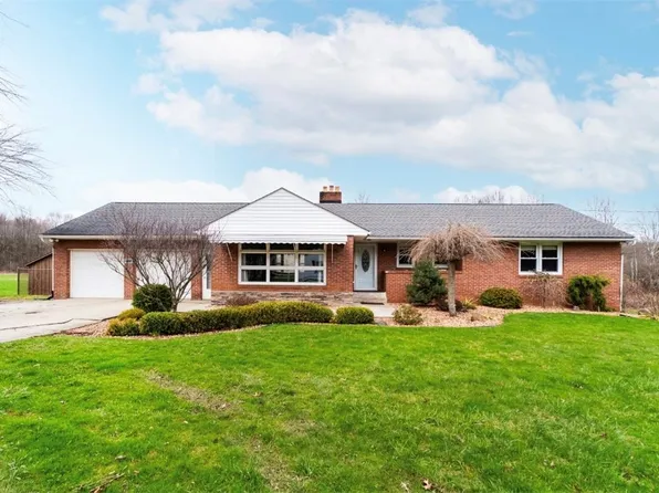 2375 Rombold Rd, Hermitage, PA 16148