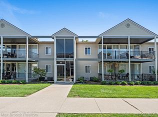 305 N Eton St APT C, Birmingham, MI 48009