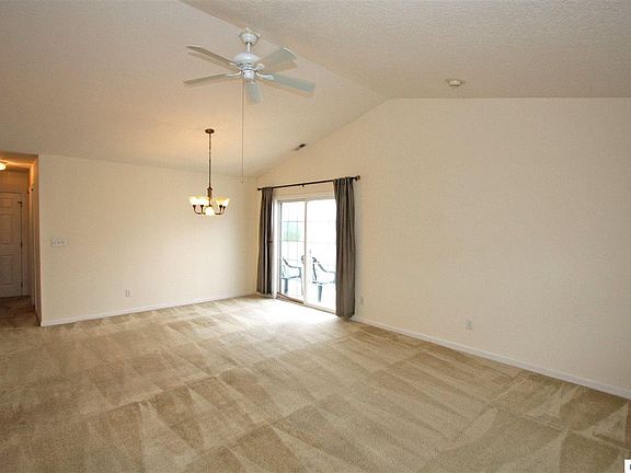 4th image of 8 Highmeadow Dr