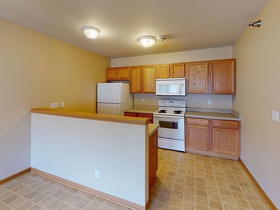 2nd image of 3911 Maricopa Dr Unit 103