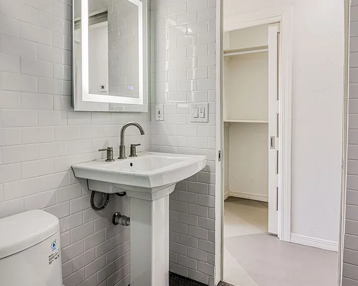 1606 N Stanton St #10 — Photo 6