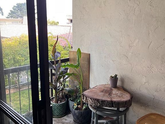 5th image of 500 Glenwood Cir APT 322