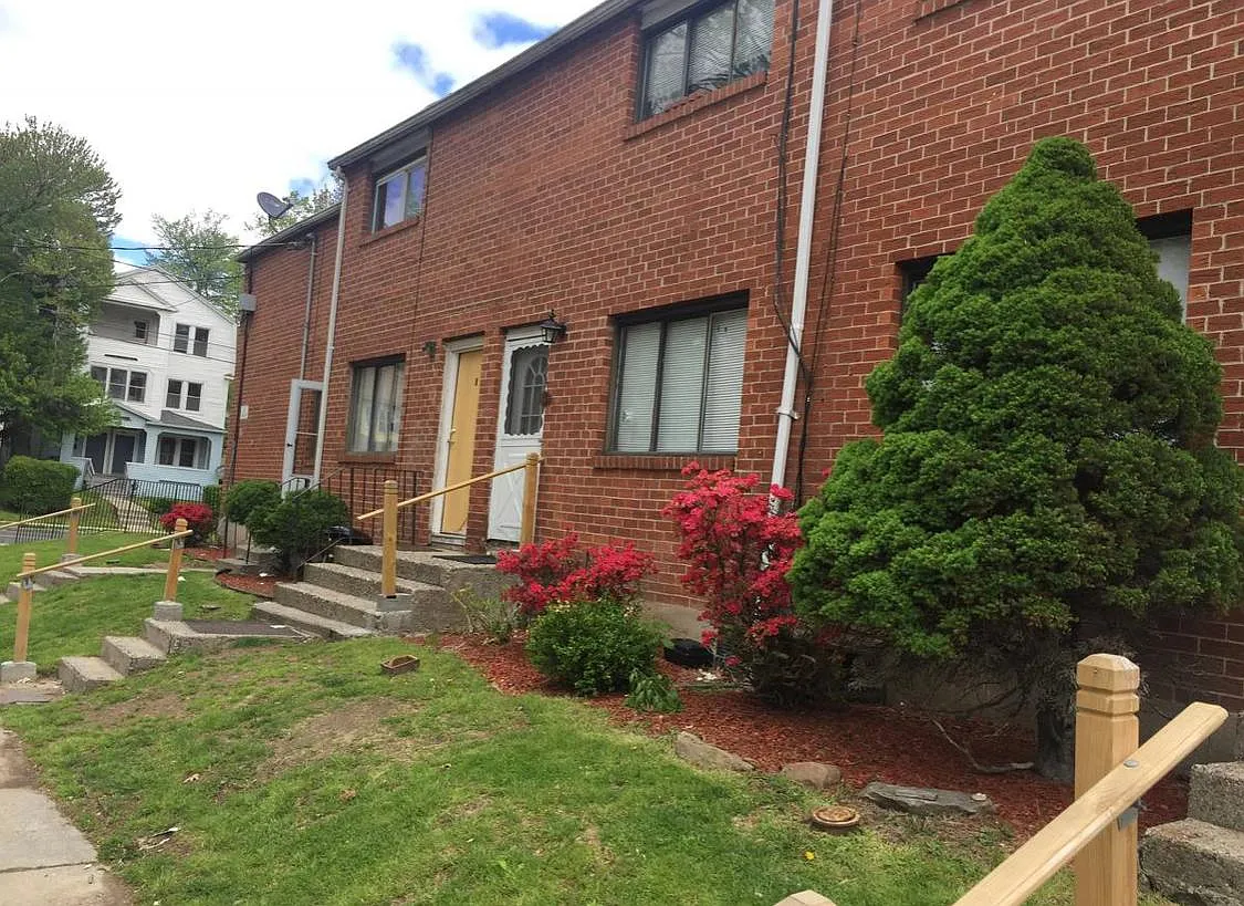 2 bed, 1000 sqft, $1,550 — Photo 1