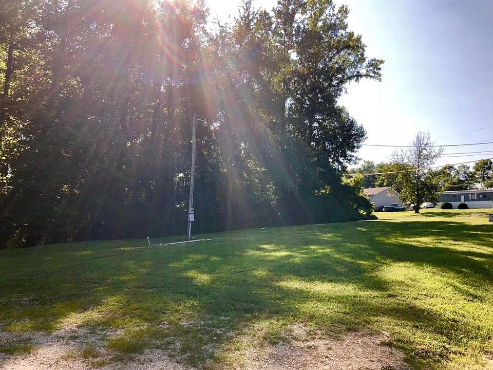 2nd image of 127 Doe Run
