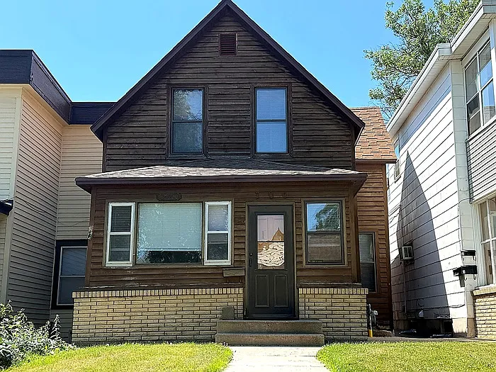 704 N 6th St