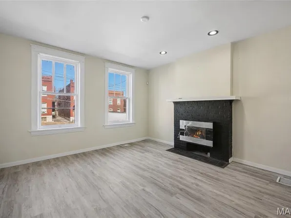 816 McLaran Ave, Saint Louis, MO 63147