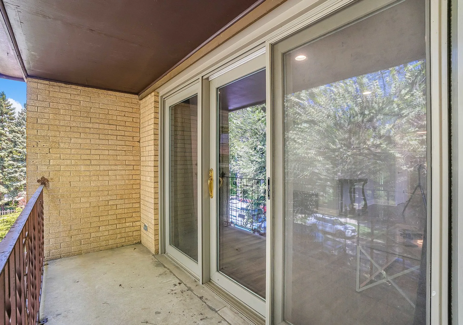 3 bed, 1.5 bath, $3,700 — Photo 2