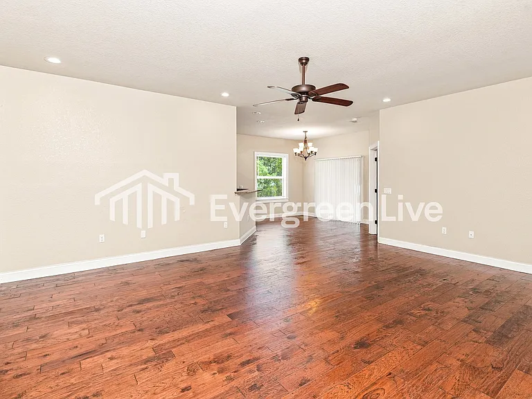 4922 Bobbie Ave — Photo 3
