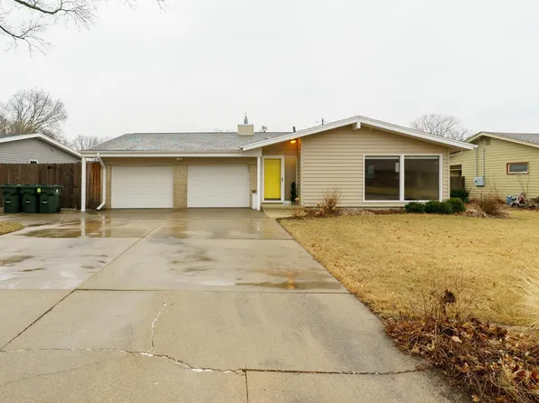 424 Queens Ct, Sioux City, IA 51104