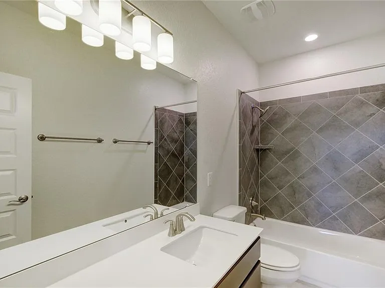 3105 Maurine Dr — Photo 28