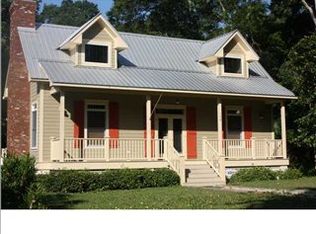 128 7th St, Apalachicola, FL 32320