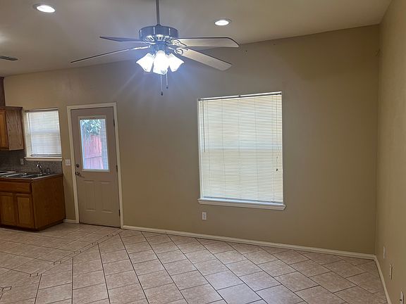 3rd image of 2628 Nassau St #2628