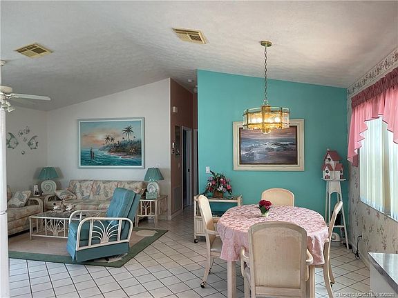 3rd image of 2006 Nettles Blvd