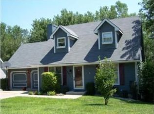 6811 N Chas Dr, Pleasant Valley, MO 64068