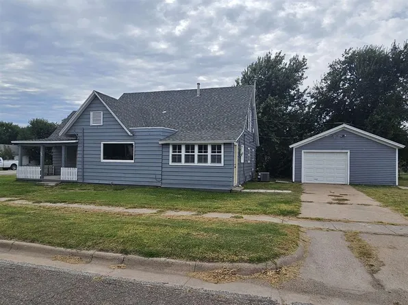 121 S Nebraska Ave, Bucklin, KS 67834