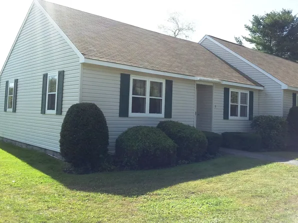 9 Nottingham Dr, Saco, ME 04072